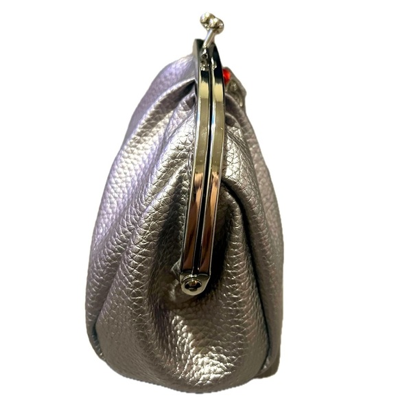 Victoria’s Secret Kisslock Elegant Silver Women's Coin or Cosmetic Pouch - Picture 4 of 8